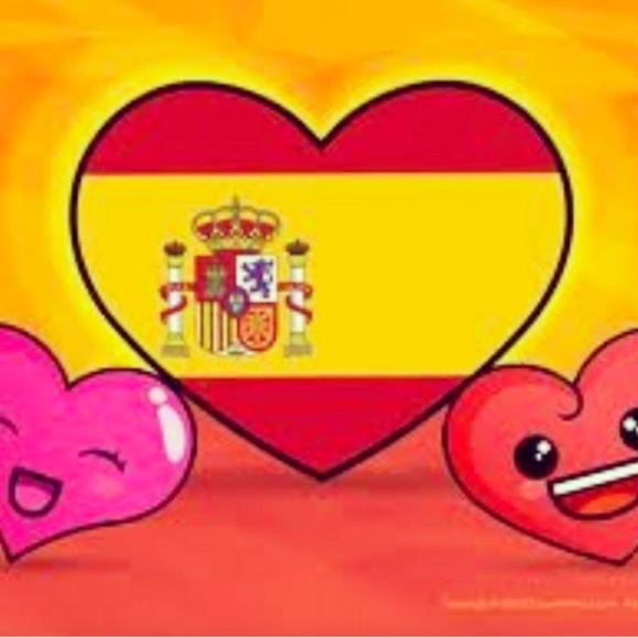 Hi I'm Rebeca🎀 Trusted seller 5 Years on Poshmark - Picture 4 of 6